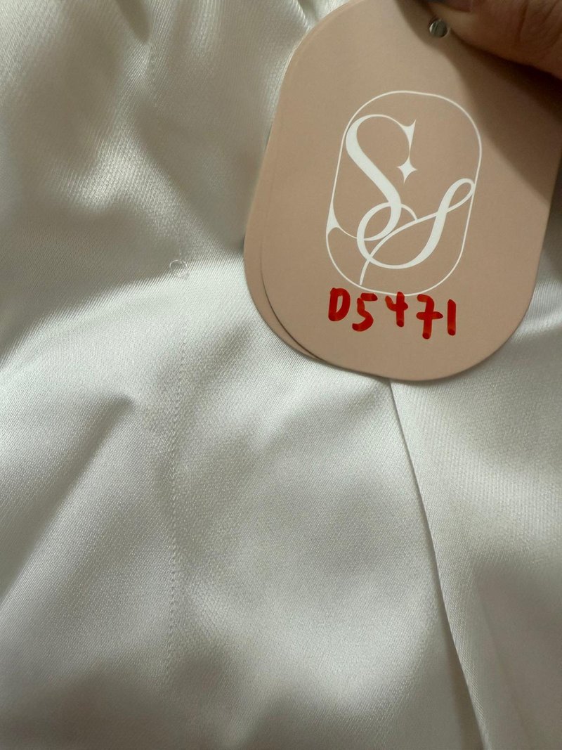 DEFECT | Peycie Puffy Sleeve Romper Dress in Pearl White in M DEFECT | Peycie Puffy Sleeve Romper Dress in Pearl White in M