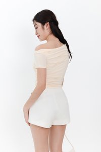 RESTOCKS | Casa Co-ord Highwaist Shorts in White RESTOCKS | Casa Co-ord Highwaist Shorts in White
