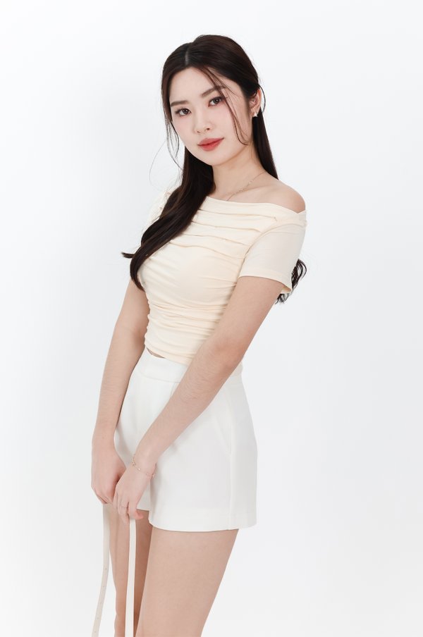 DEFECT | Casa Co-ord Highwaist Shorts in White in M