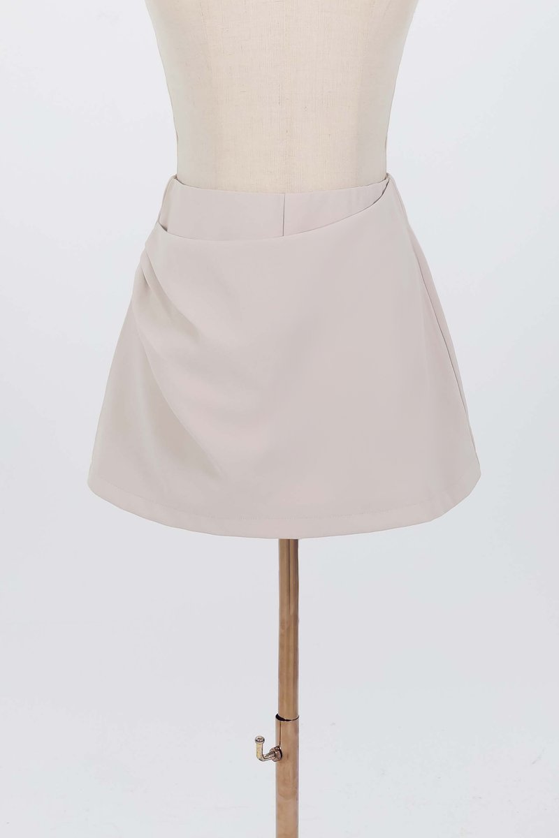 Rumi Ruched Skorts in Nude Grey
