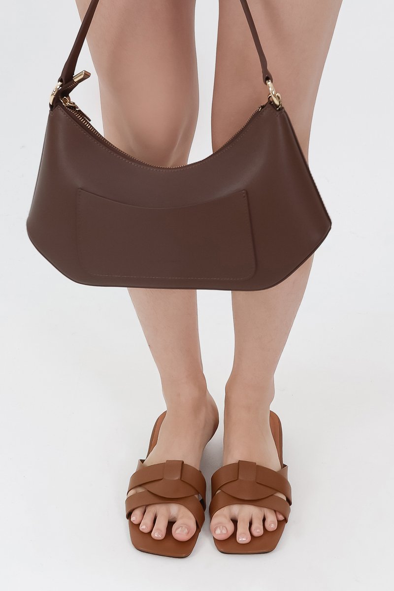 Skye Summer Flats in Brown