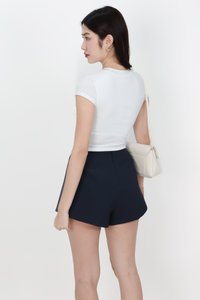 DEFECT | Bera Basic Ruched Tee in White in L DEFECT | Bera Basic Ruched Tee in White in L