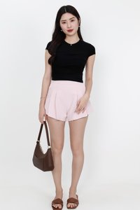 Paxie Pleated Highwaist Shorts in Light Pink
