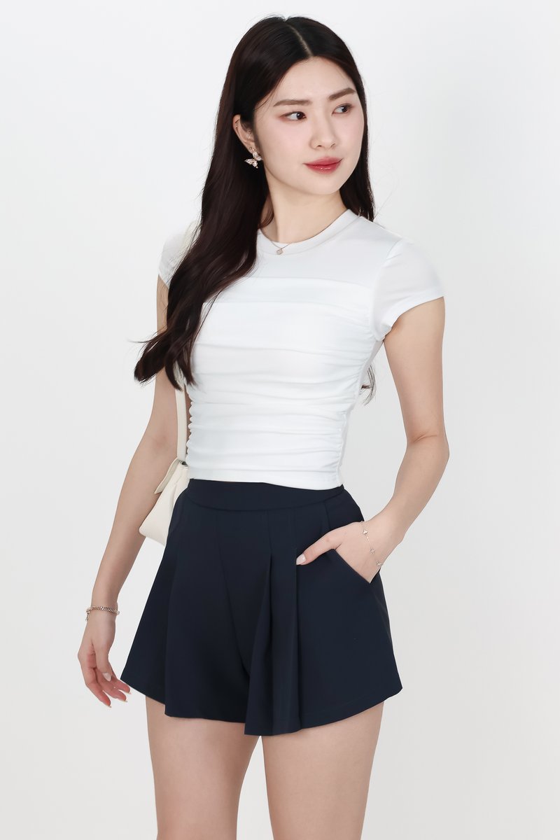 DEFECT | Bera Basic Ruched Tee in White in L DEFECT | Bera Basic Ruched Tee in White in L