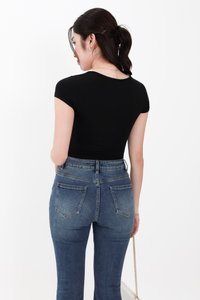 Rwella Ruched Round Neck Tee in Black