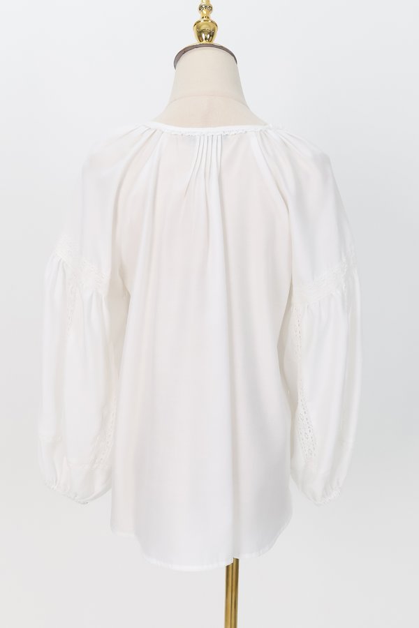 SALE EXCLUSIVE | Cindy Crochet Sleeved Top in White