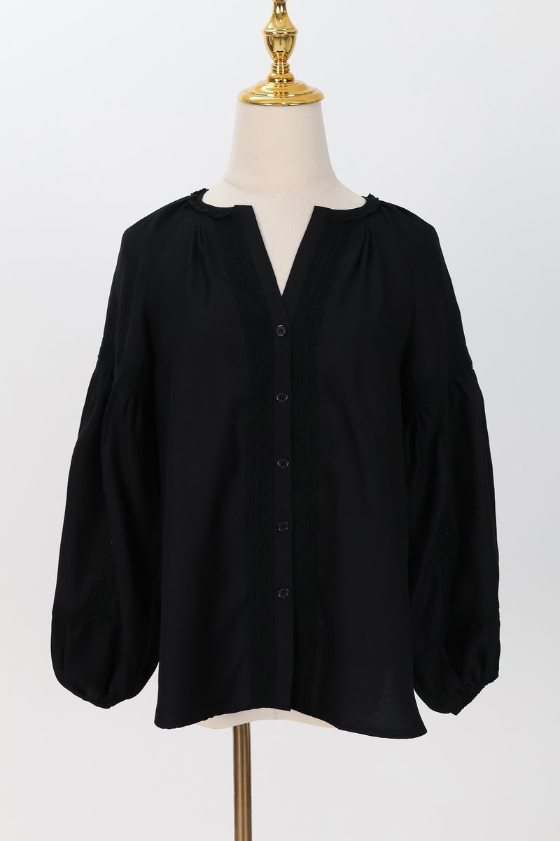 SALE EXCLUSIVE | Cindy Crochet Sleeved Top in Black