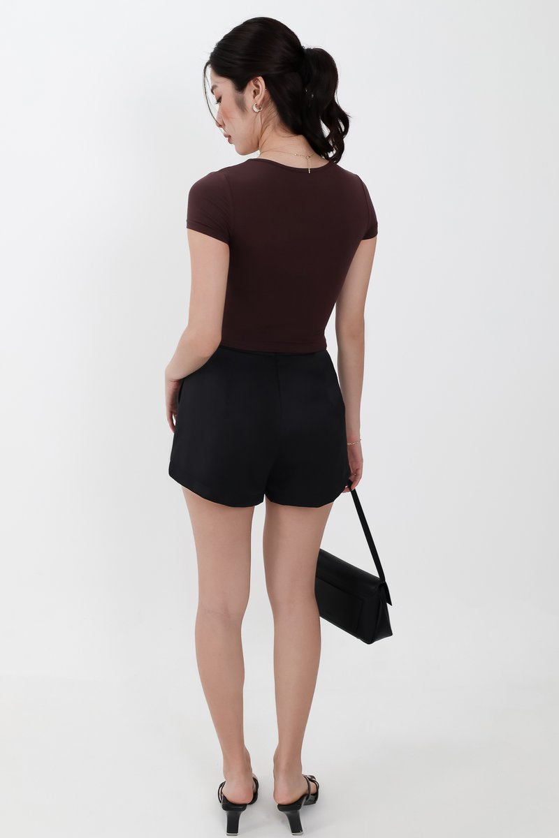 Rwella Ruched Round Neck Tee in Dark Brown