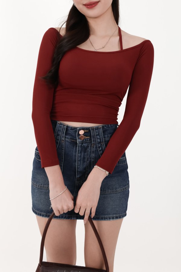 Ode Offshoulder Halter Sleeved Top in Muted Red