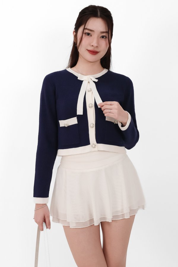 DEFECT | Casrine Contrast Knit Sweater in Cream White X Midnight in XS