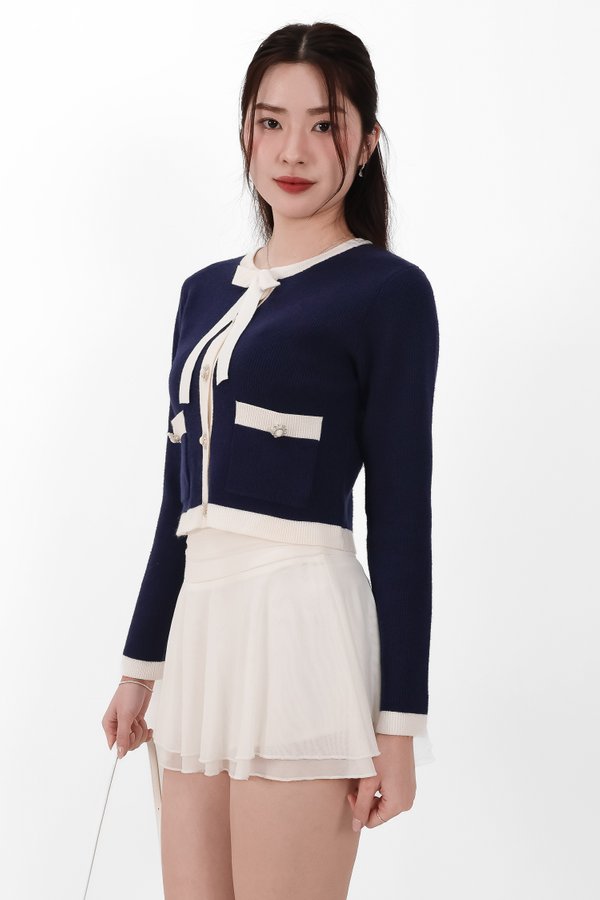 DEFECT | Casrine Contrast Knit Sweater in Cream White X Midnight in XS