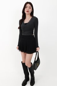 CNY2026 | Lilah Lace Trim Layered Sleeved Top in Dark Grey x Black