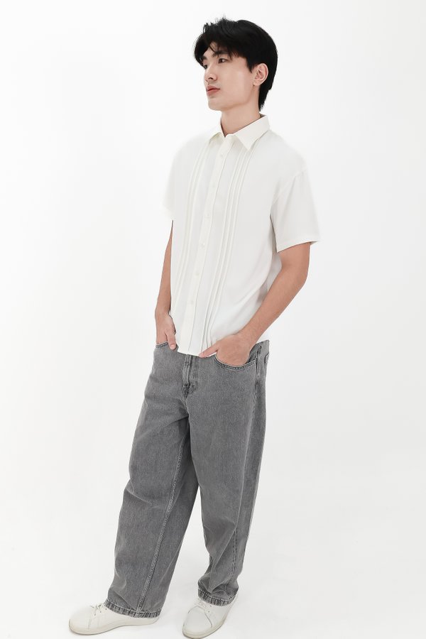 DEFECT| Pleated Men Shirt in White in L