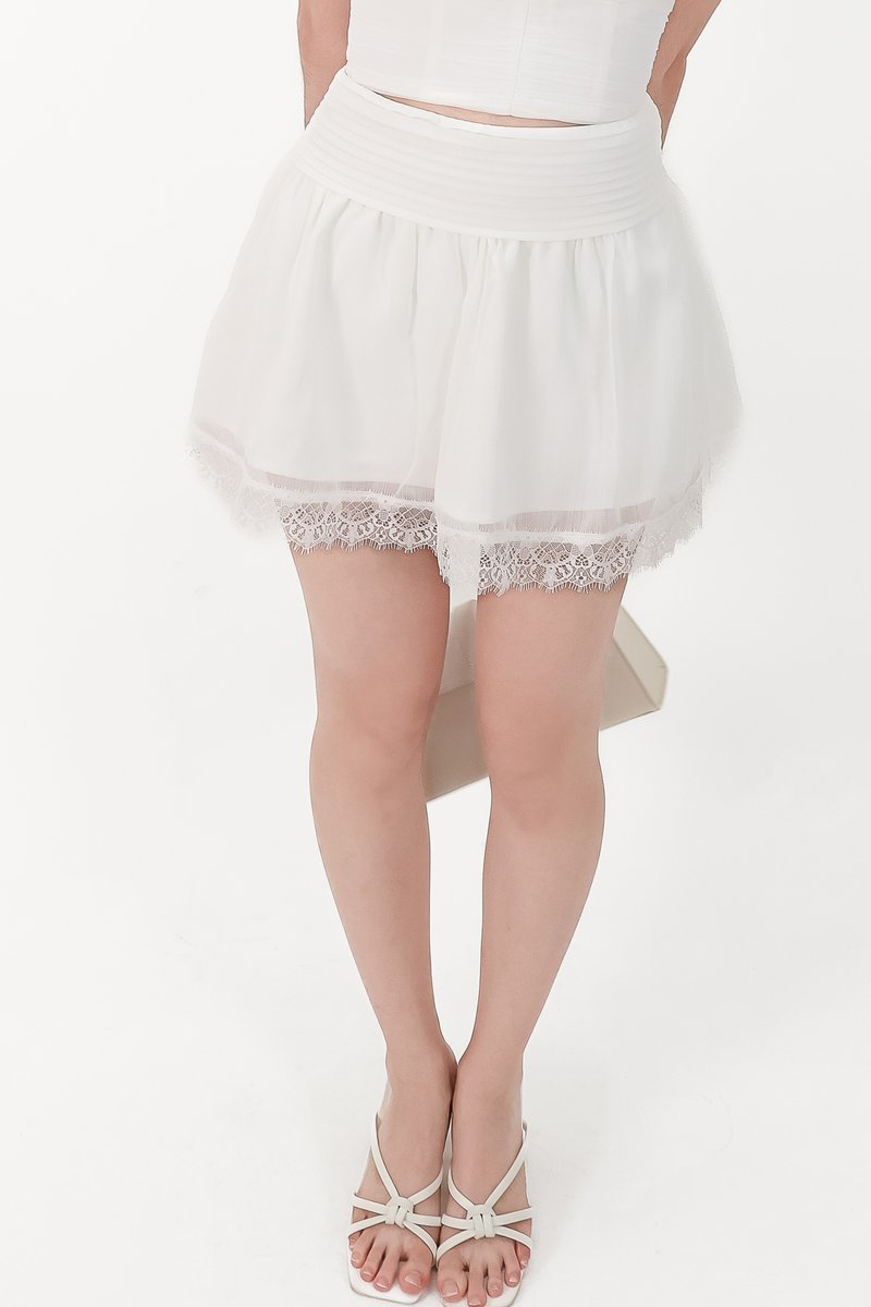 SALE EXCLUSIVE | Laurie Lace Co-ord Skorts in White