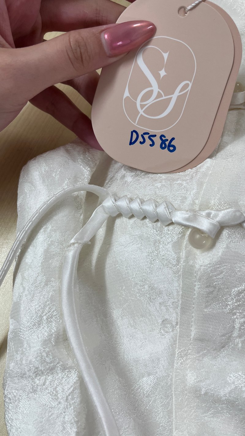 DEFECT | Oriental Women Cheongsam Top in Light Champagne in S