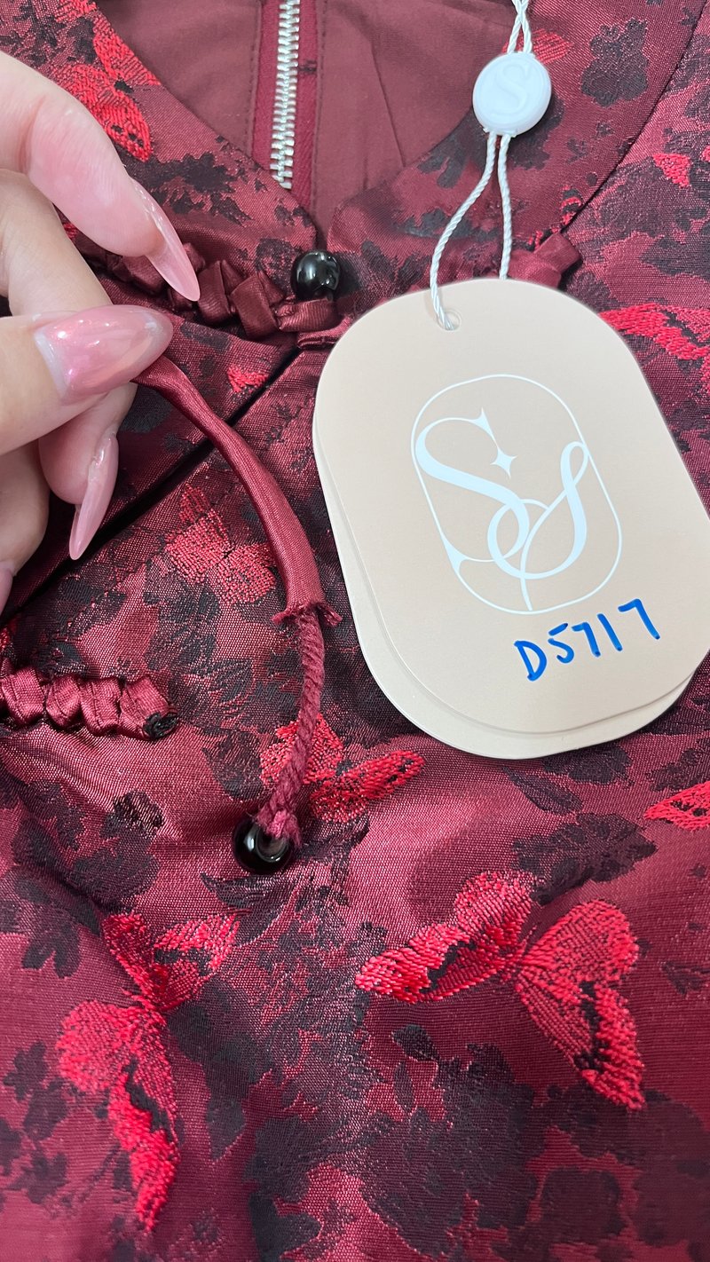 DEFECT | Oriental Women Cheongsam Top in Dark Red in XS