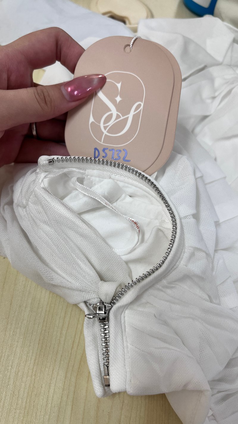 DEFECT | Sebin Sleeved Mesh Top in White in M