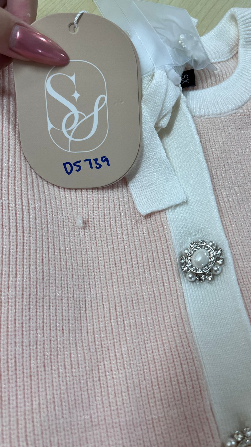 DEFECT | Casrine Contrast Knit Sweater in Cream White X Pink in XS