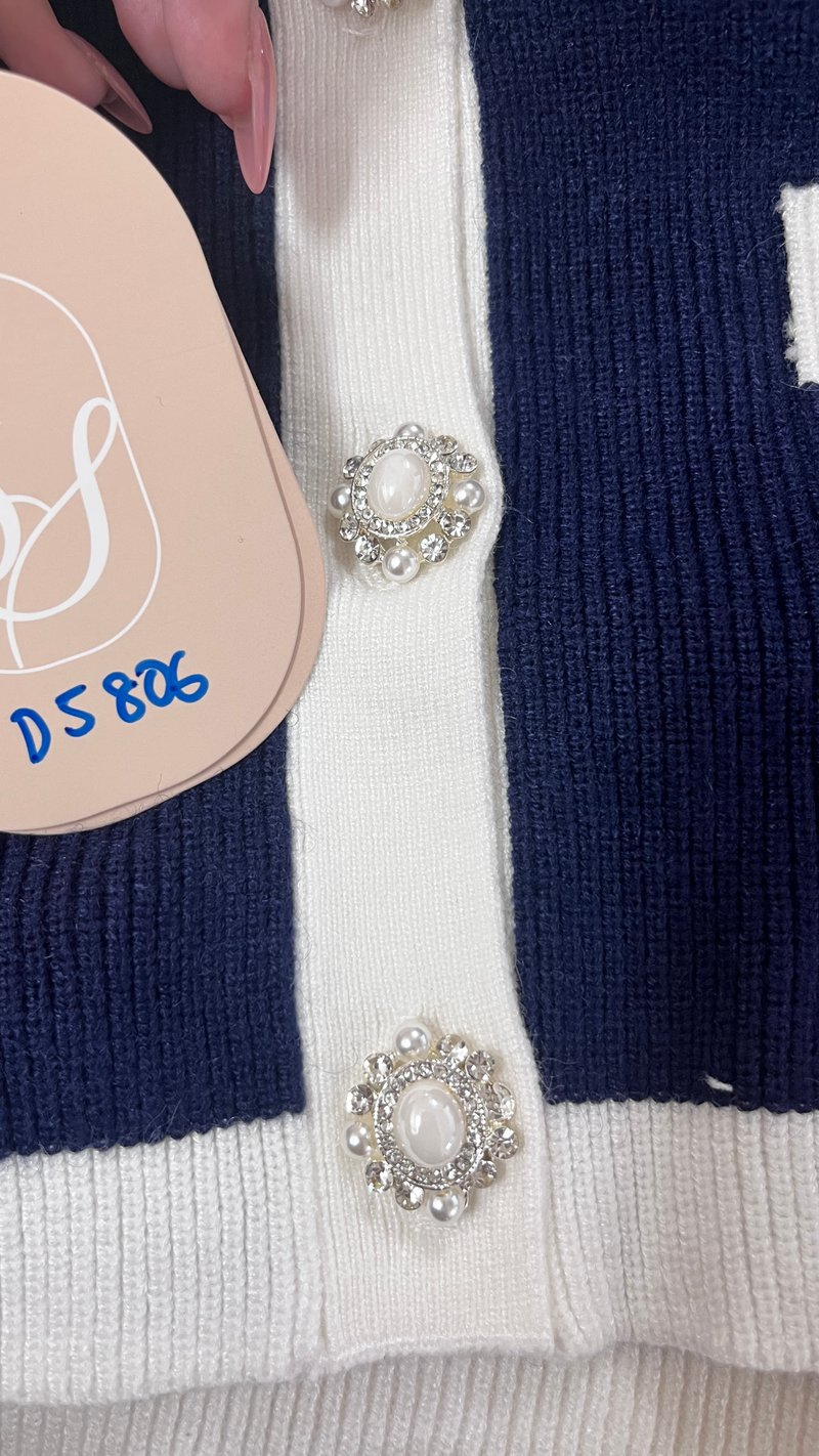 DEFECT | Casrine Contrast Knit Sweater in Cream White X Midnight in XS