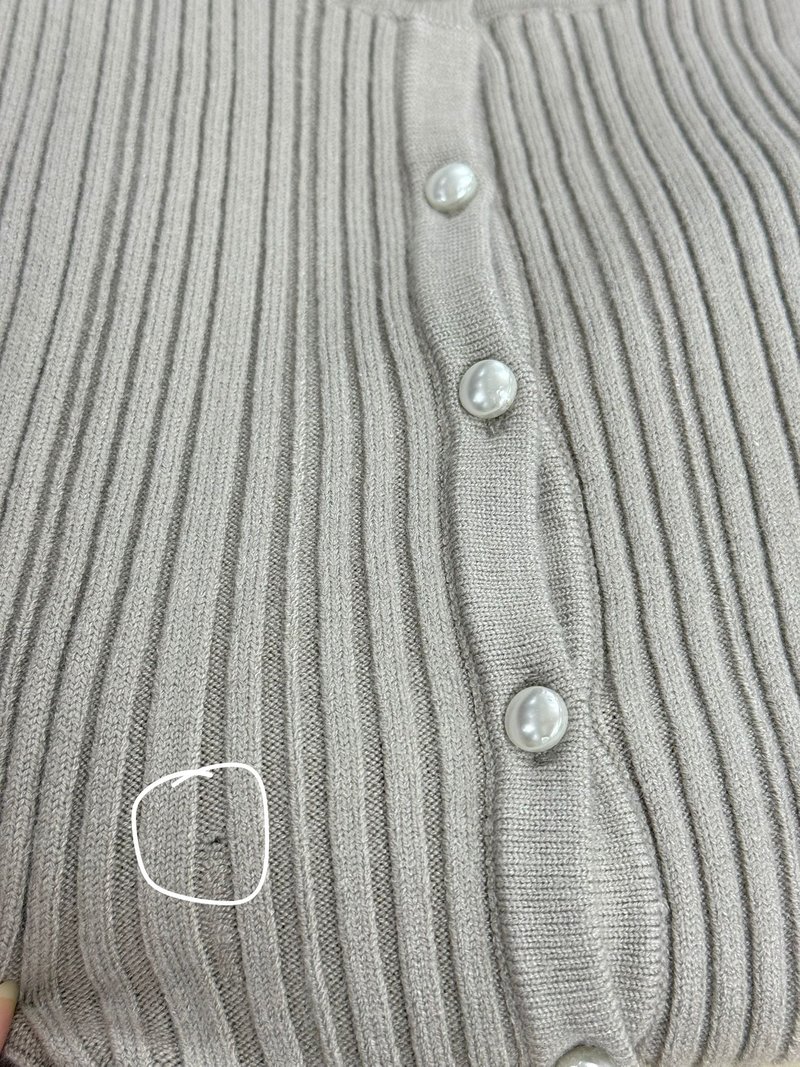 DEFECT | Briella Button Up Knit Cardigan in Grey in XL