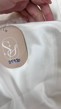 DEFECT | Sophina Sleeved Midi in White in XS