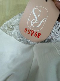 DEFECT | Leora Lace Offshoulder Top in White in M