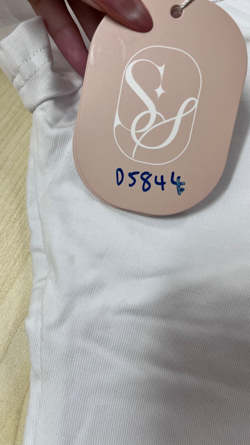 DEFECT | Lenna Lace Trim Tee in White in S