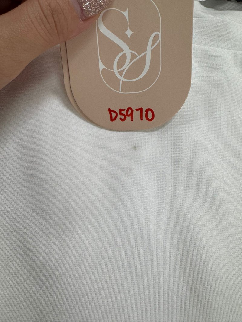 DEFECT | Brandy Boxy Cropped Tee in White in XXS