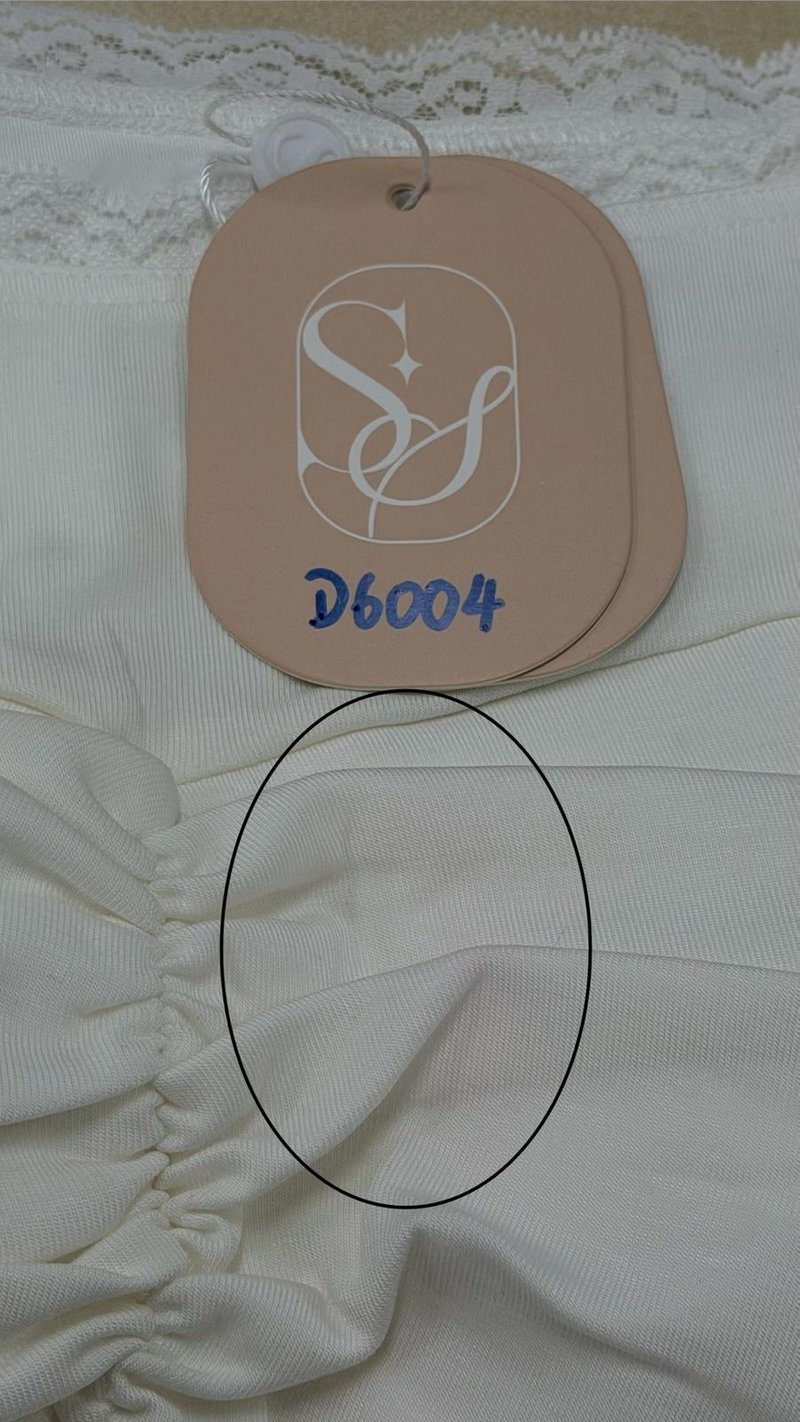 DEFECT | Lessie Lace Trim Long Sleeve Top in White in M