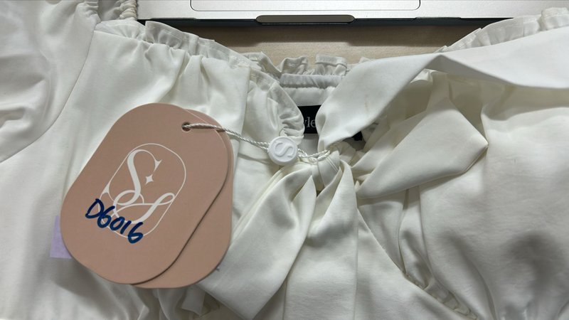 DEFECT | Reline Ribbon Sleeve Top in White in XS