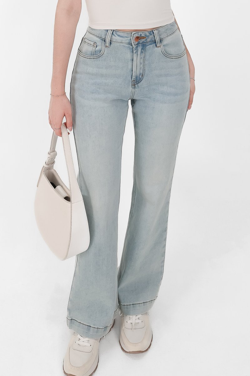 Millie Mid Waist Denim Jeans in Light Faded Wash