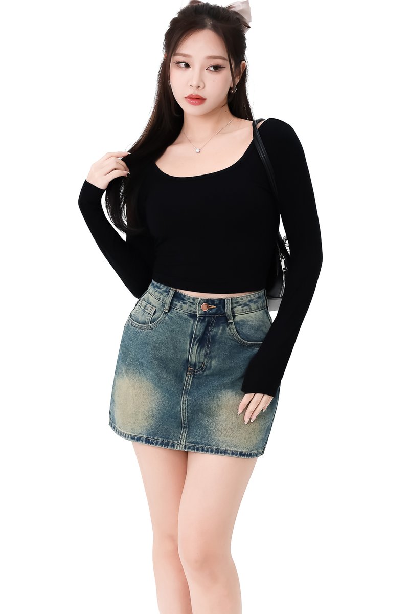 Leria Low Back Padded Top V2 in Black