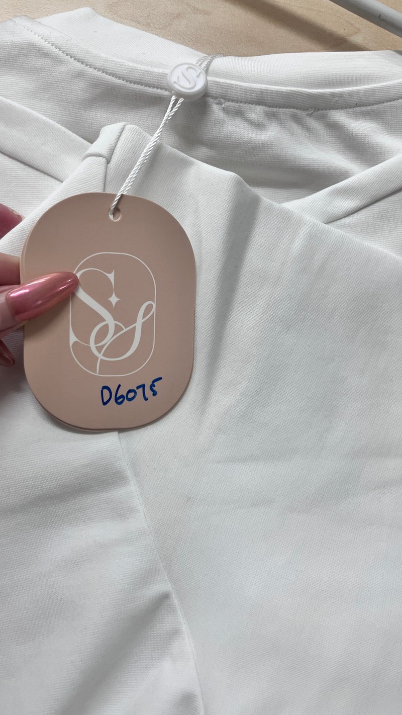 DEFECT | Brandy Boxy Cropped Tee in White in XS