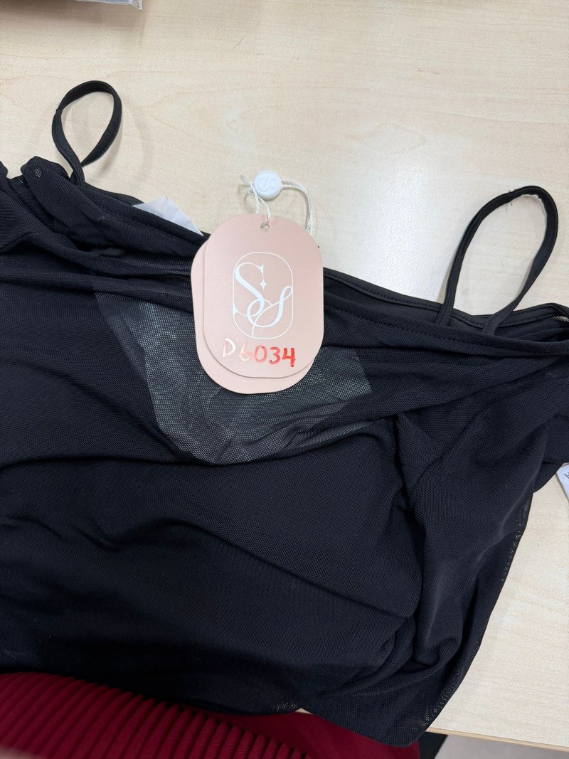 DEFECT | Mia Mesh Overlay Sleeved Top in Black in S