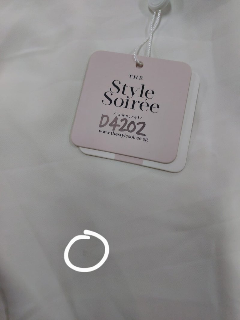 DEFECT | Peydra Puffy Sleeve Top in White in M