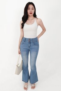 Dae Double Button Highwaisted Jeans in Light Blue Wash