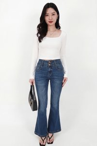 Dae Double Button Highwaisted Jeans in Dark Wash