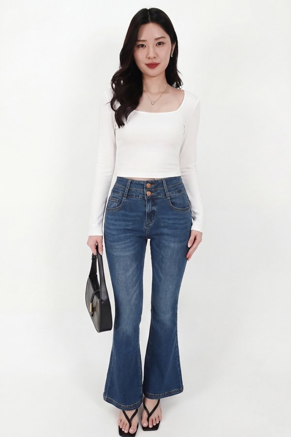 Dae Double Button Highwaisted Jeans in Dark Wash