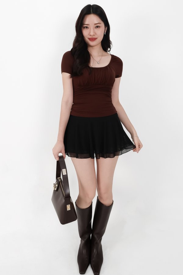 Seorin Sleeved Ruched Top in Dark Brown