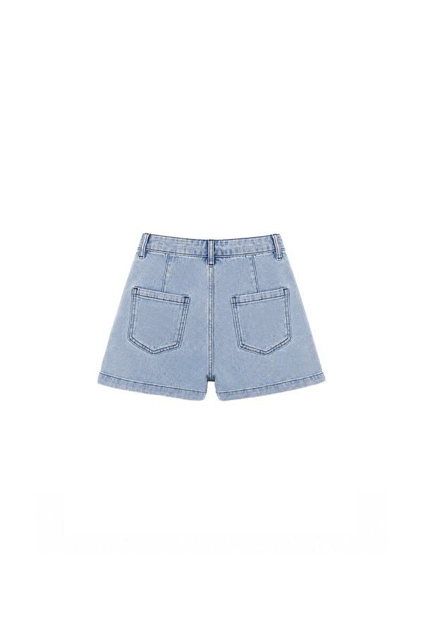 SALES EXCLUSIVE | Darin Double Pocket Denim Shorts in Light Wash ( Runs Smaller )