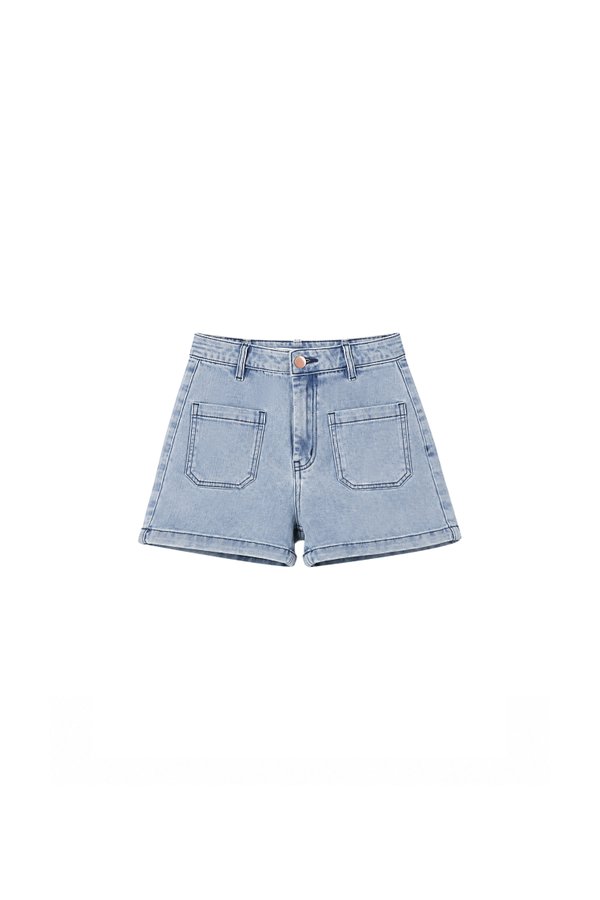SALES EXCLUSIVE | Darin Double Pocket Denim Shorts in Light Wash ( Runs Smaller )