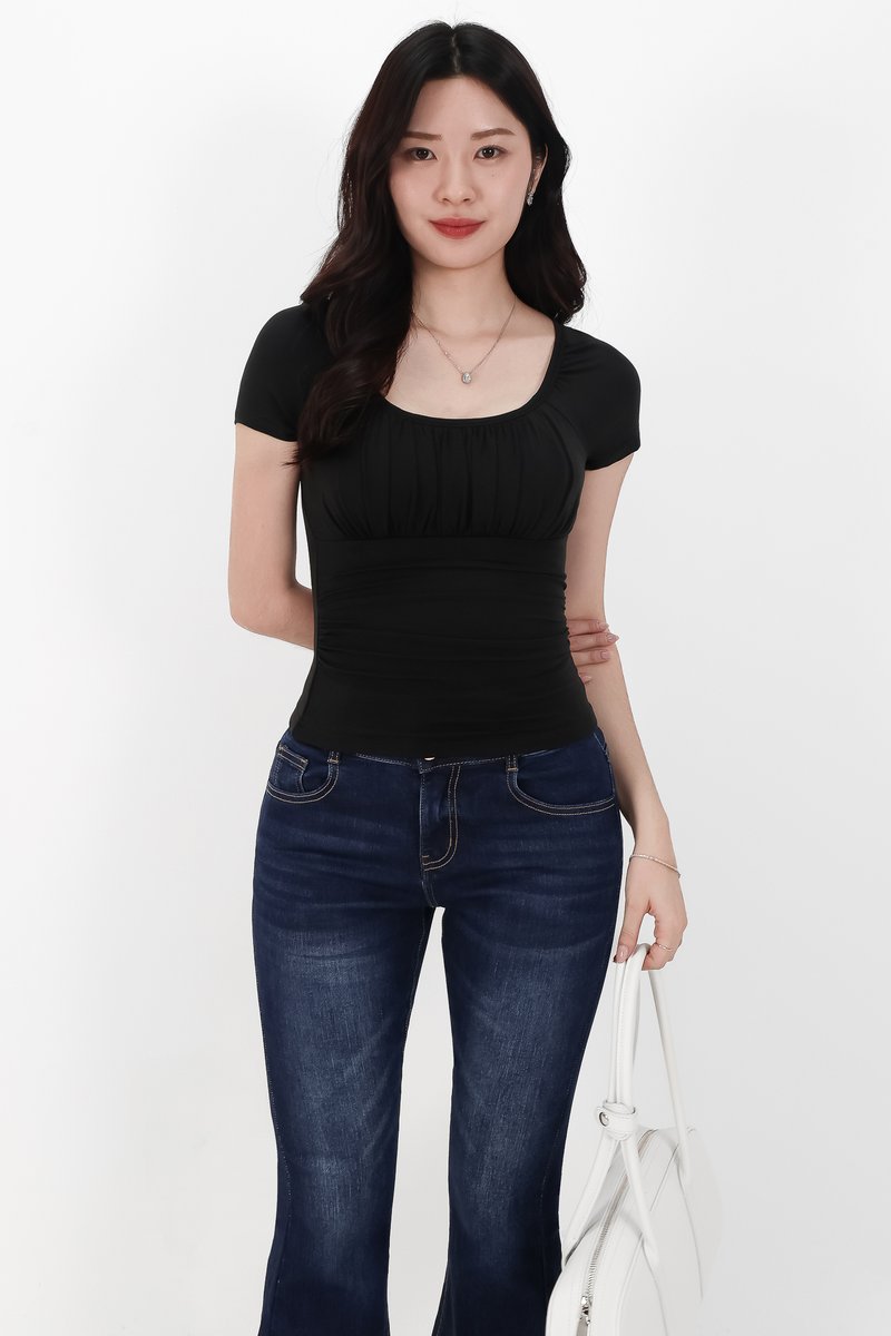 Seorin Sleeved Ruched Top in Black