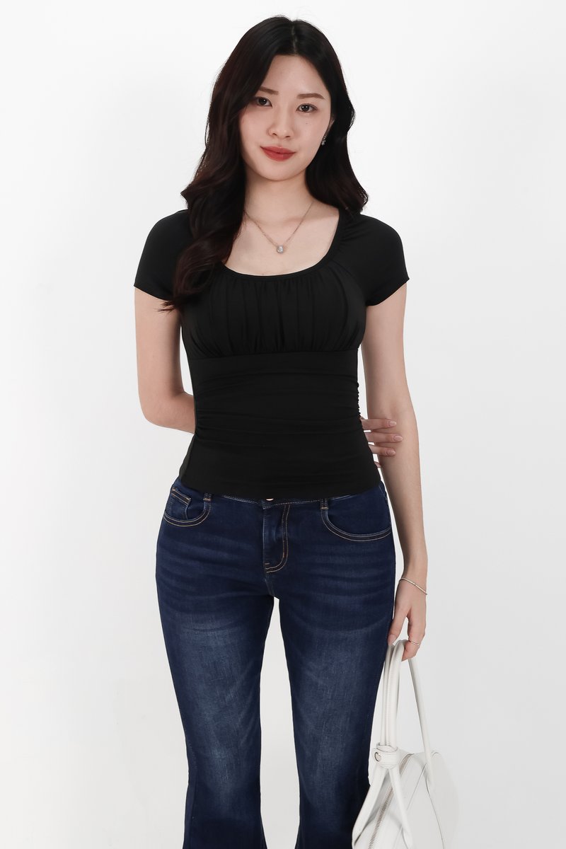 Seorin Sleeved Ruched Top in Black