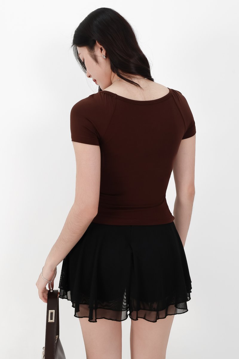 Seorin Sleeved Ruched Top in Dark Brown