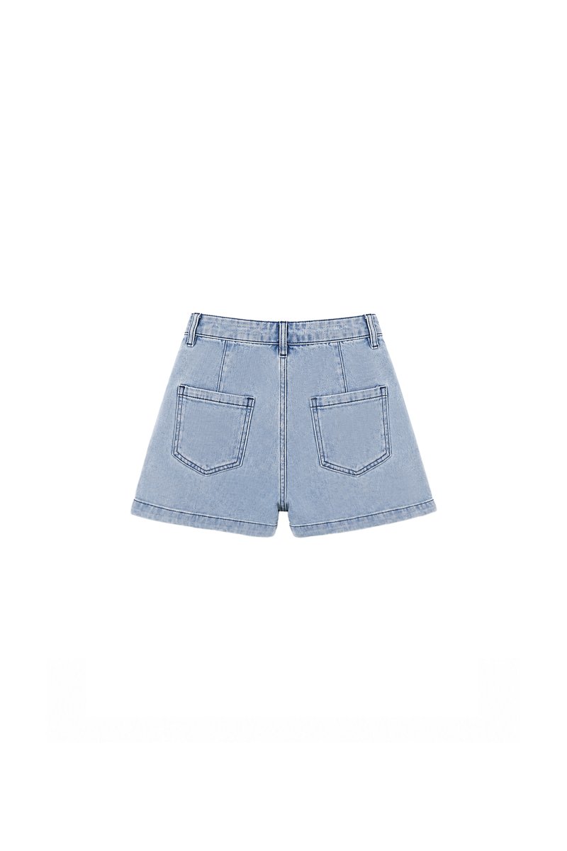 SALES EXCLUSIVE | Darin Double Pocket Denim Shorts in Light Wash ( Runs Smaller )