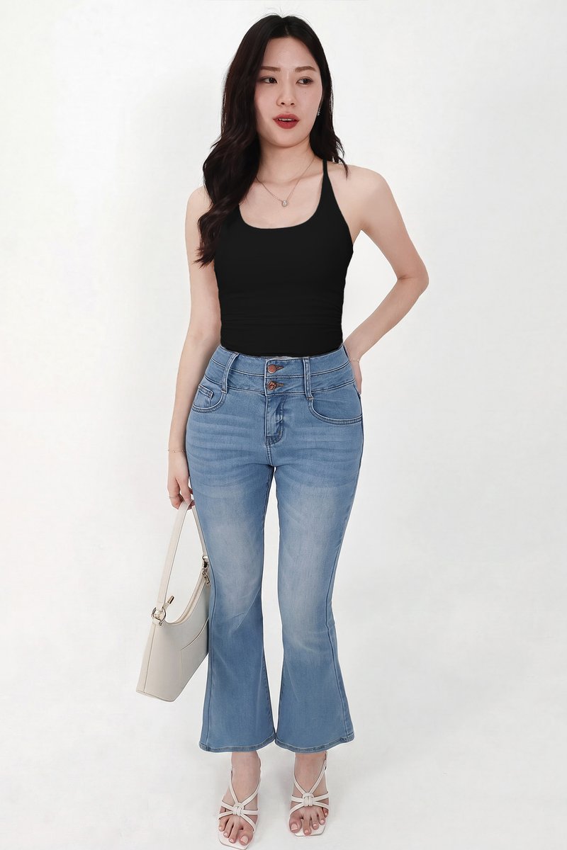 Dae Double Button Highwaisted Jeans in Light Blue Wash