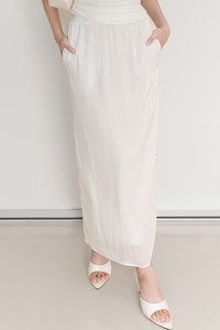 EVENT EXCLUSIVE | Taeci Textured Co-ord Midaxi Skirt in White