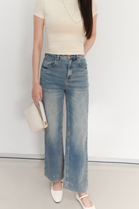EVENT EXCLUSIVE | Sam Straight Cut Cuffed Hem Denim Jeans in Vintage Wash