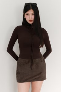 Hudsie High Neck Sleeved Top in Dark Brown