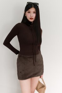 Hudsie High Neck Sleeved Top in Dark Brown